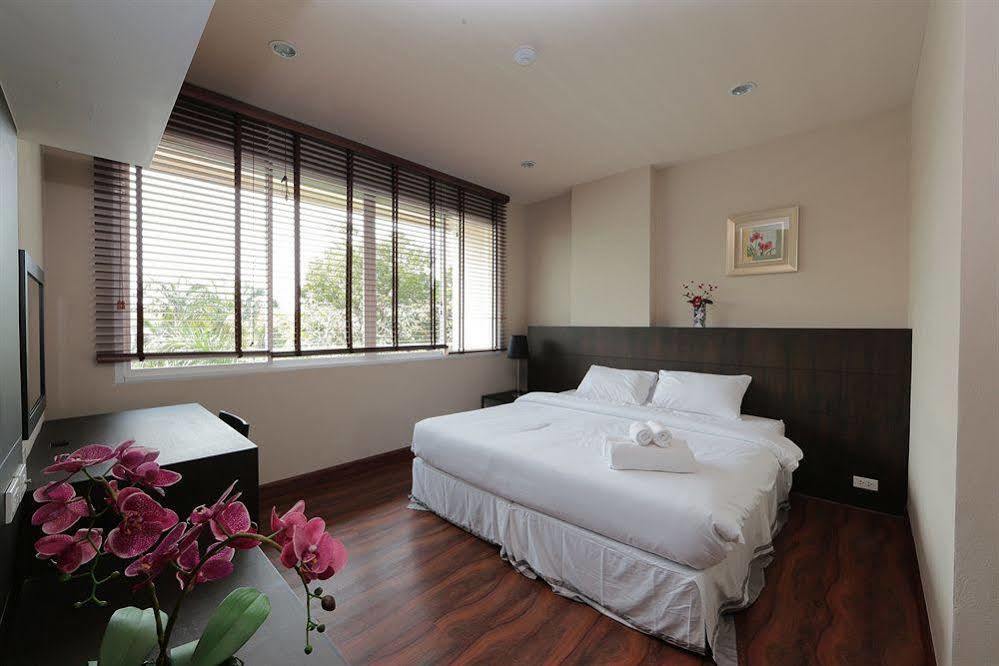 The Tepp Aparthotel Bangkok Exterior foto